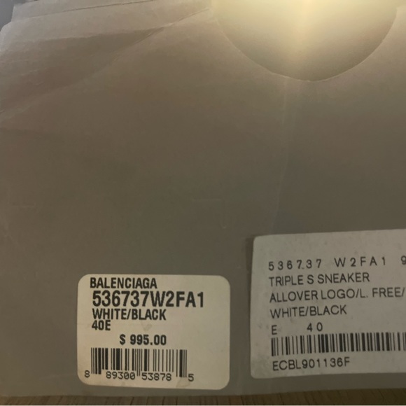 Balenciaga Triple S - Picture 8 of 15